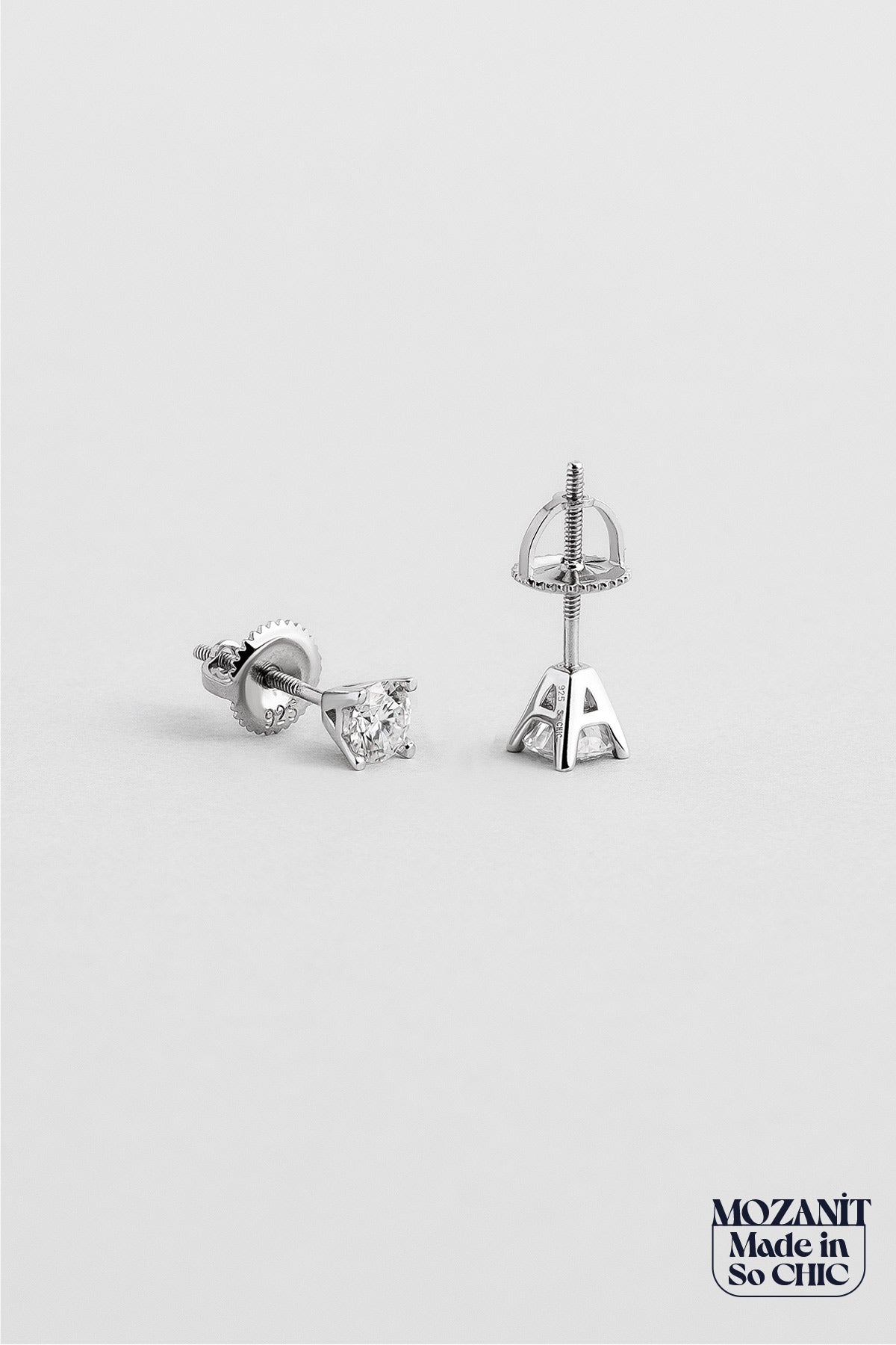 Elegant Mozanit 18 Ayar Beyaz Altın Kaplama Gümüş Tektaş Küpe 5205530199