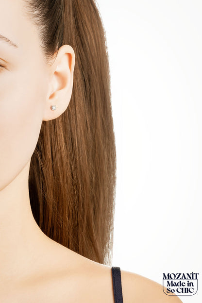 Elegant Mozanit 18 Ayar Beyaz Altın Kaplama Gümüş Tektaş Küpe 5205530199