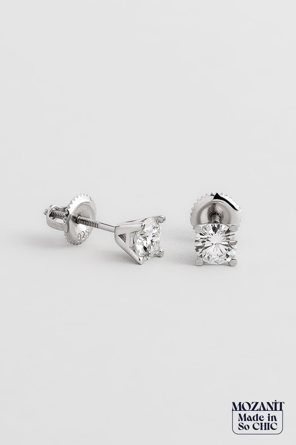 Mozanit Dokunuşu 18 Ayar Beyaz Altın Kaplama Gümüş Tektaş Küpe 5205540199