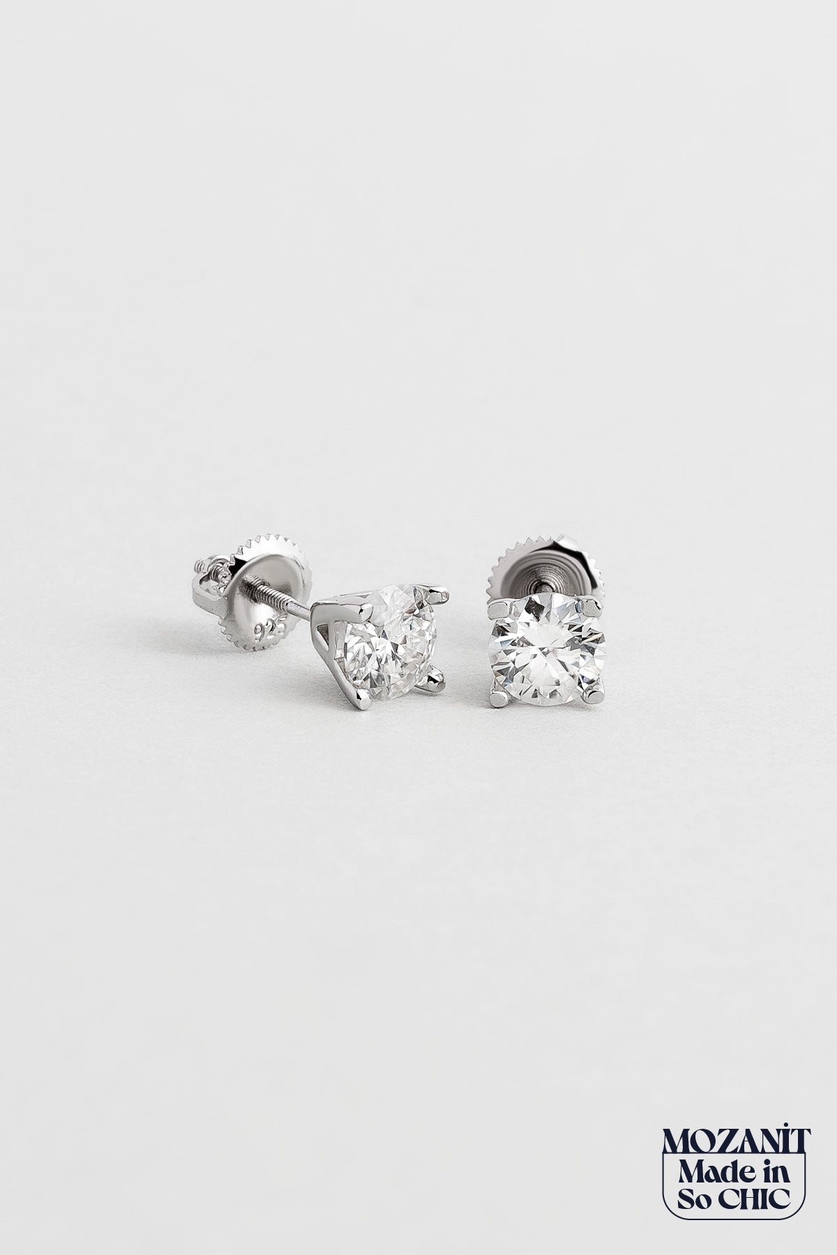 Mozanit Işığı 18 Ayar Beyaz Altın Kaplama Gümüş Tektaş Küpe 5205550199