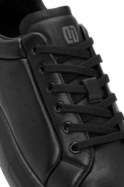 Erkek Siyah Bağcıklı Kalın Tabanlı Deri Sneaker