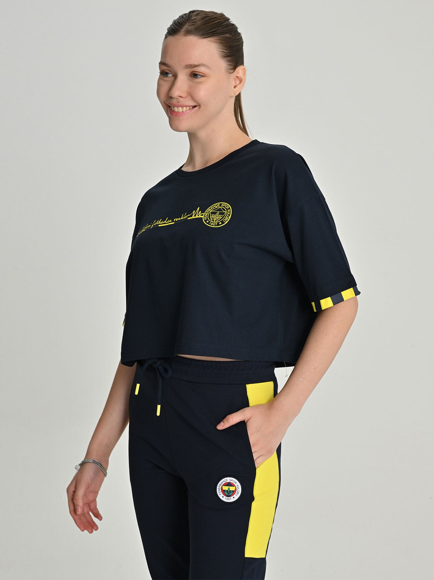 Fenerbahçe Lacivert Tribün Kalpleri Fetheden Renkler Kadın Oversize Tshirt