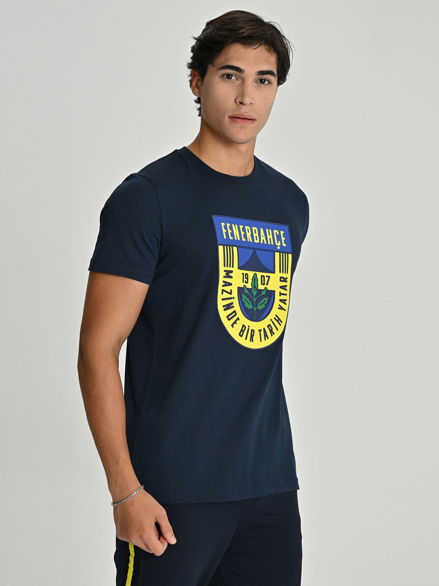 Fenerbahçe Lacivert Tribün Mazinde Bir Tarih Yatar Erkek Tshirt