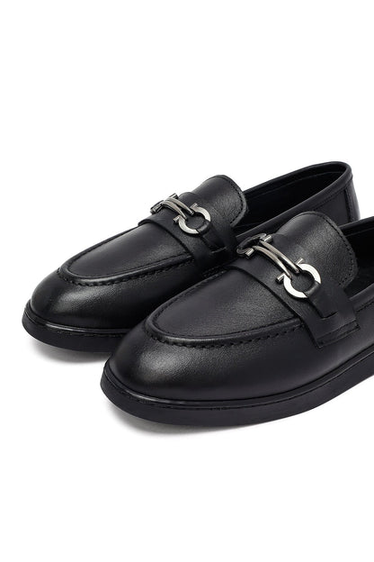 Kadın Siyah Tokalı Deri Loafer