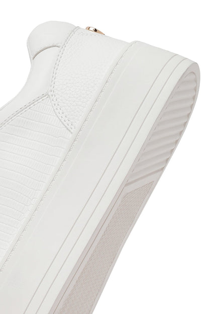 Kadın Beyaz Bağcıklı Kalın Tabanlı Sneaker