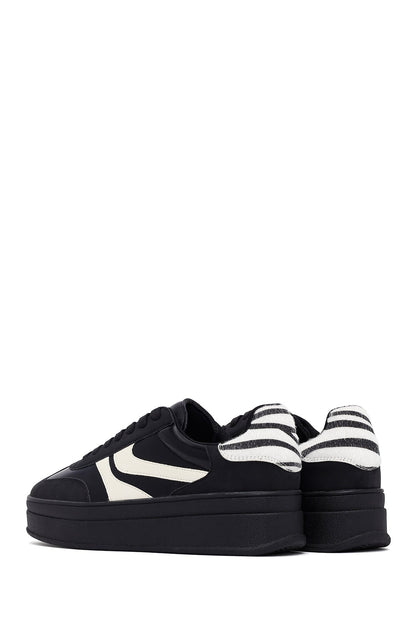 Kadın Siyah Bağcıklı Kalın Tabanlı Sneaker