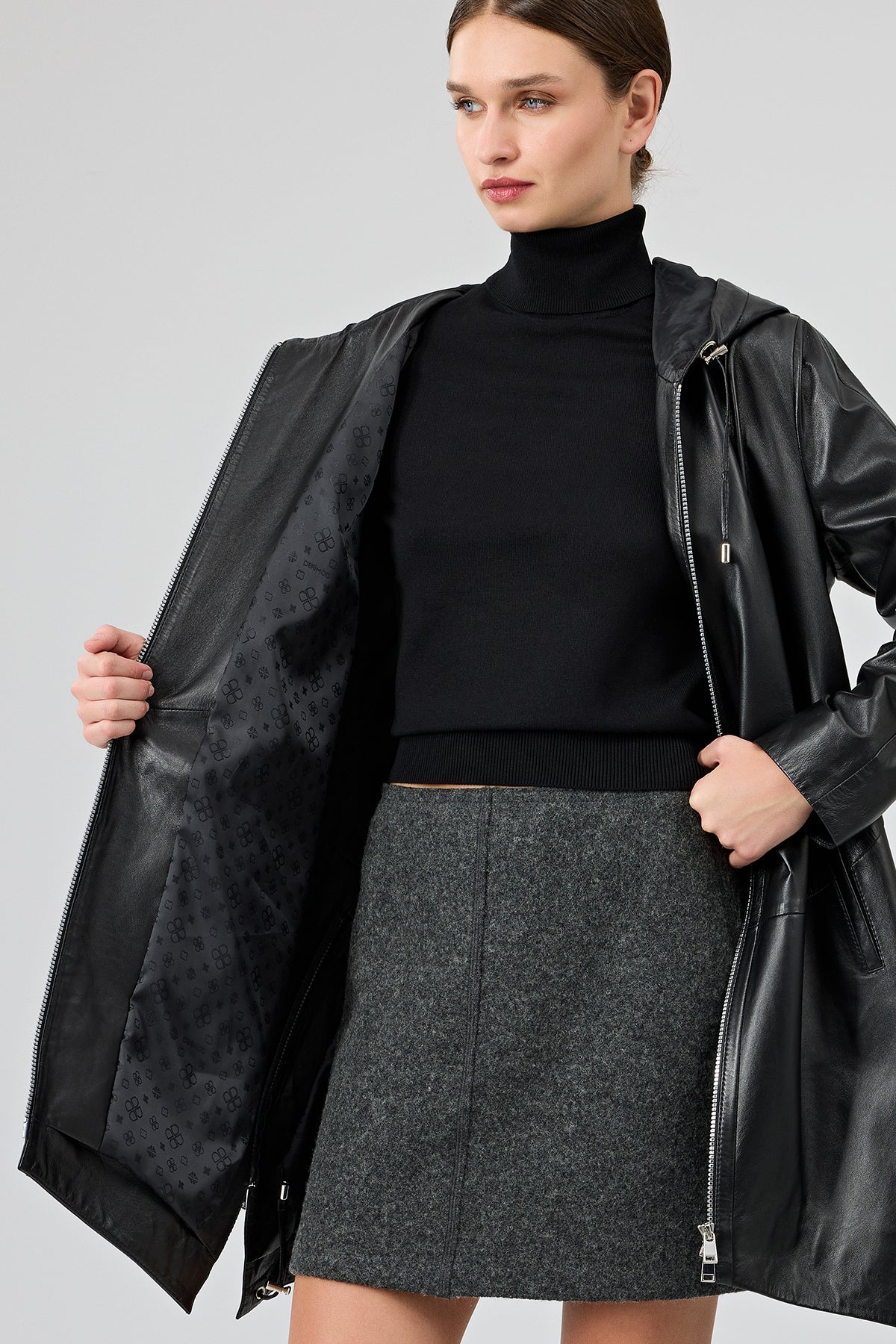 Daniela Kadın Siyah Kapüşonlu Oversize Deri Kaban
