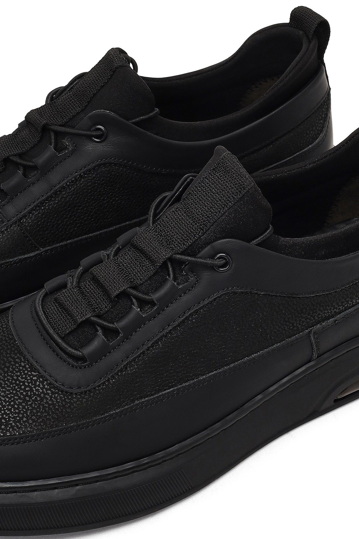 Erkek Siyah Bağcıklı Kalın Tabanlı Deri Sneaker