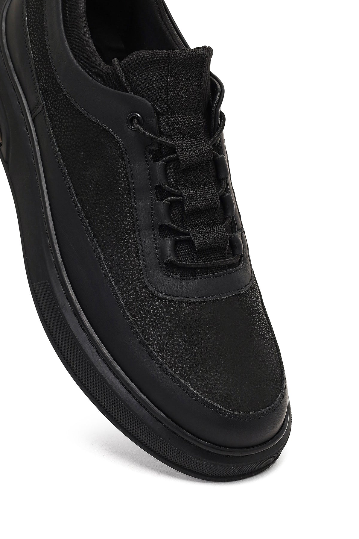 Erkek Siyah Bağcıklı Kalın Tabanlı Deri Sneaker