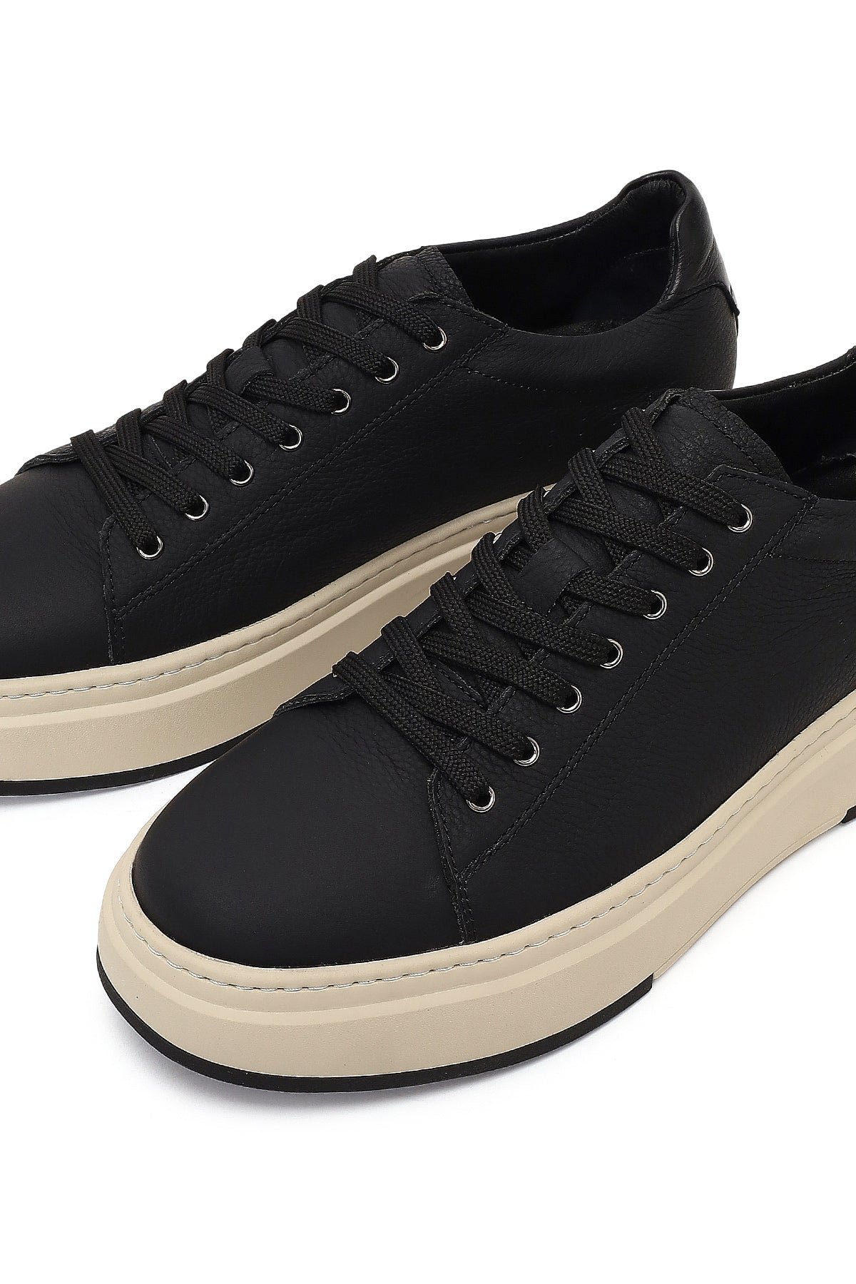 Erkek Siyah Bağcıklı Kalın Tabanlı Deri Sneaker