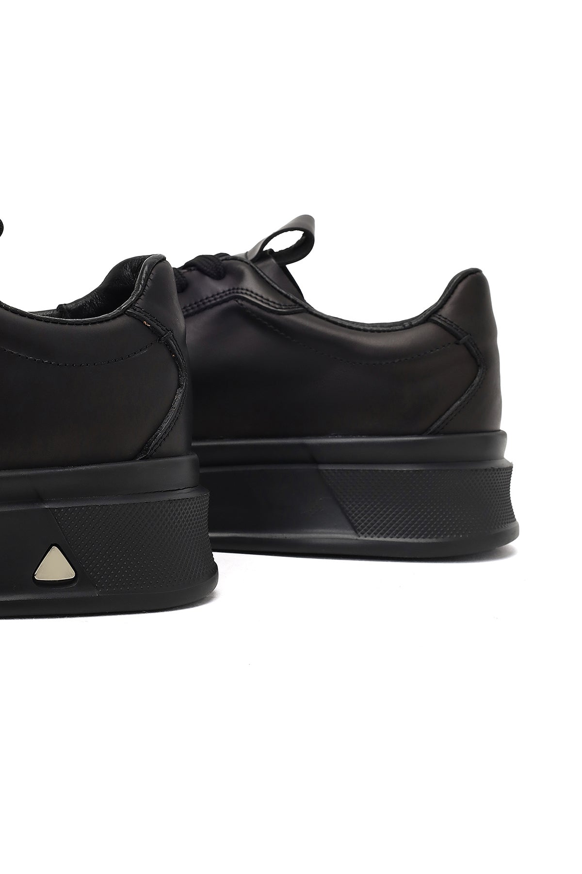 Erkek Siyah Bağcıklı Kalın Tabanlı Deri Sneaker