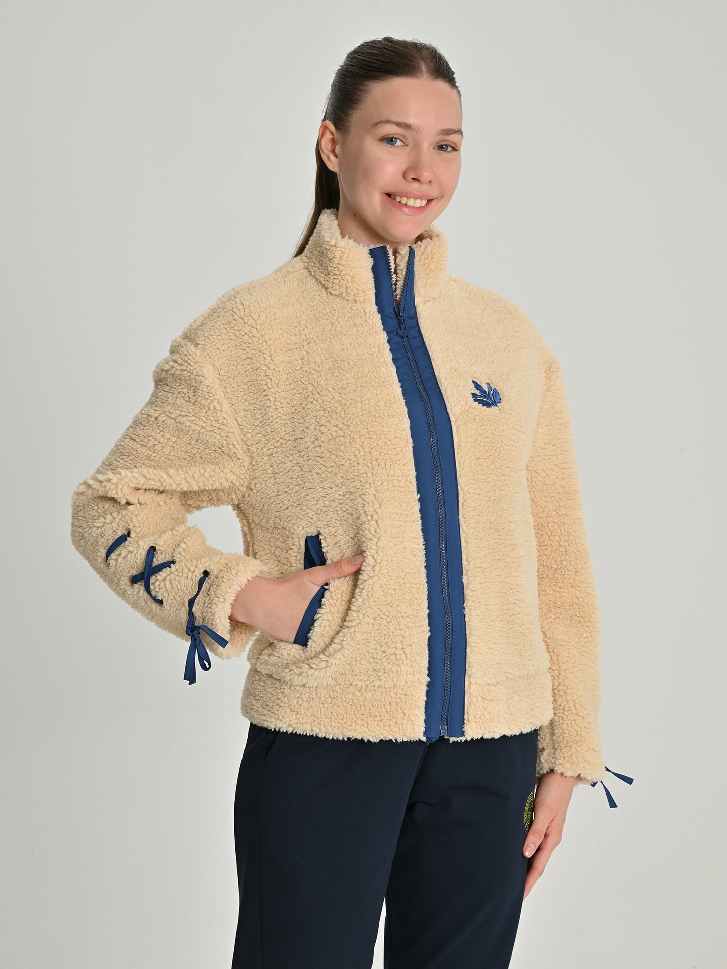Fenerbahçe Taş Trend Mikro Detaylı Kadın Peluş Sweatshirt