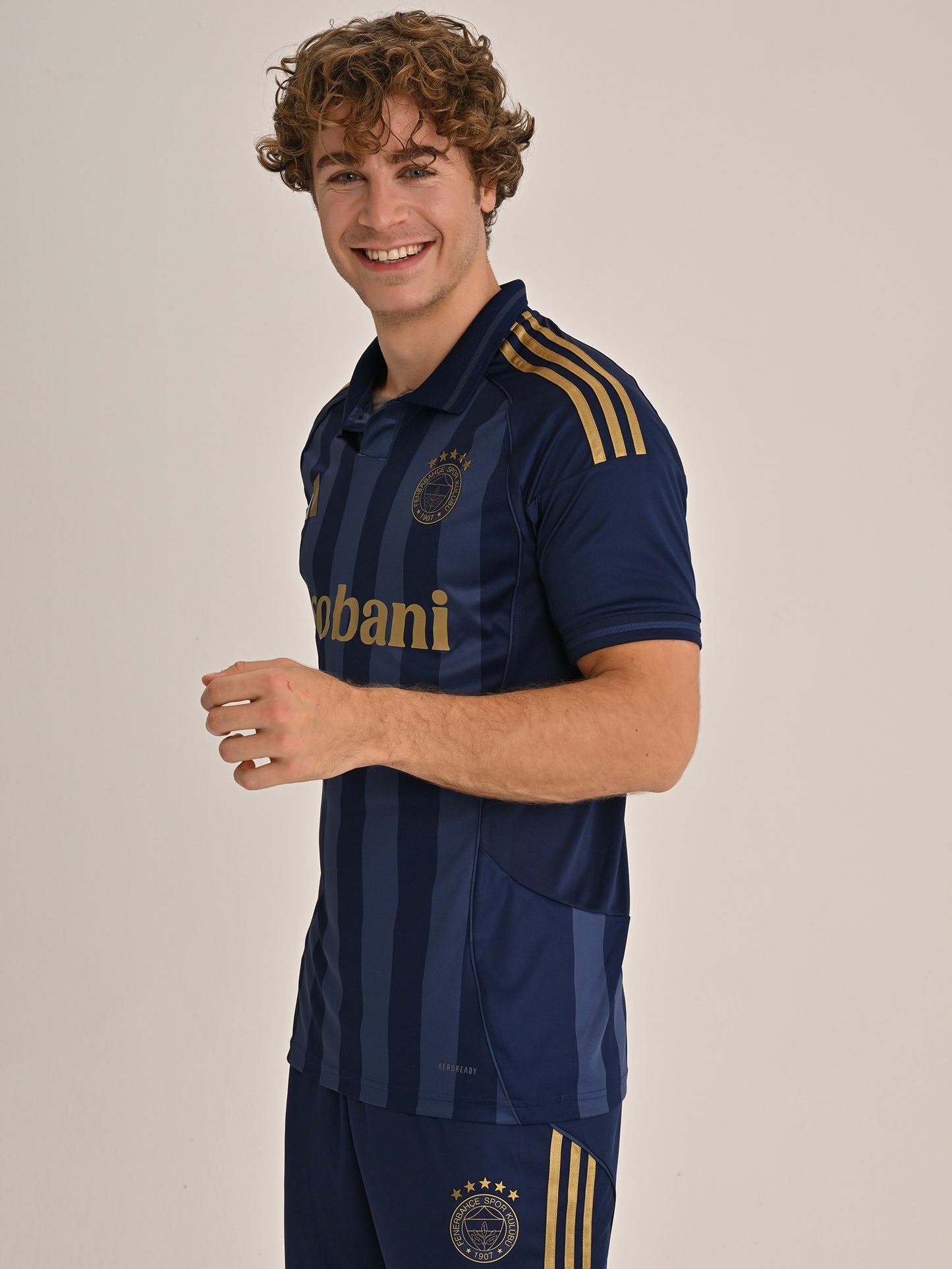 Fenerbahçe 2025/26 Chobani Lacivert Forma