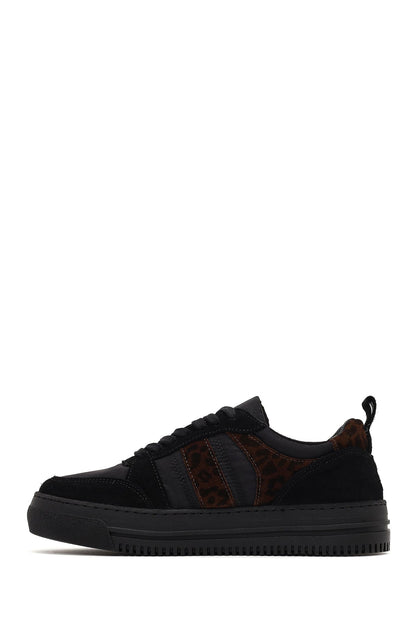 Kadın Siyah Bağcıklı Kalın Tabanlı Desenli Deri Sneaker