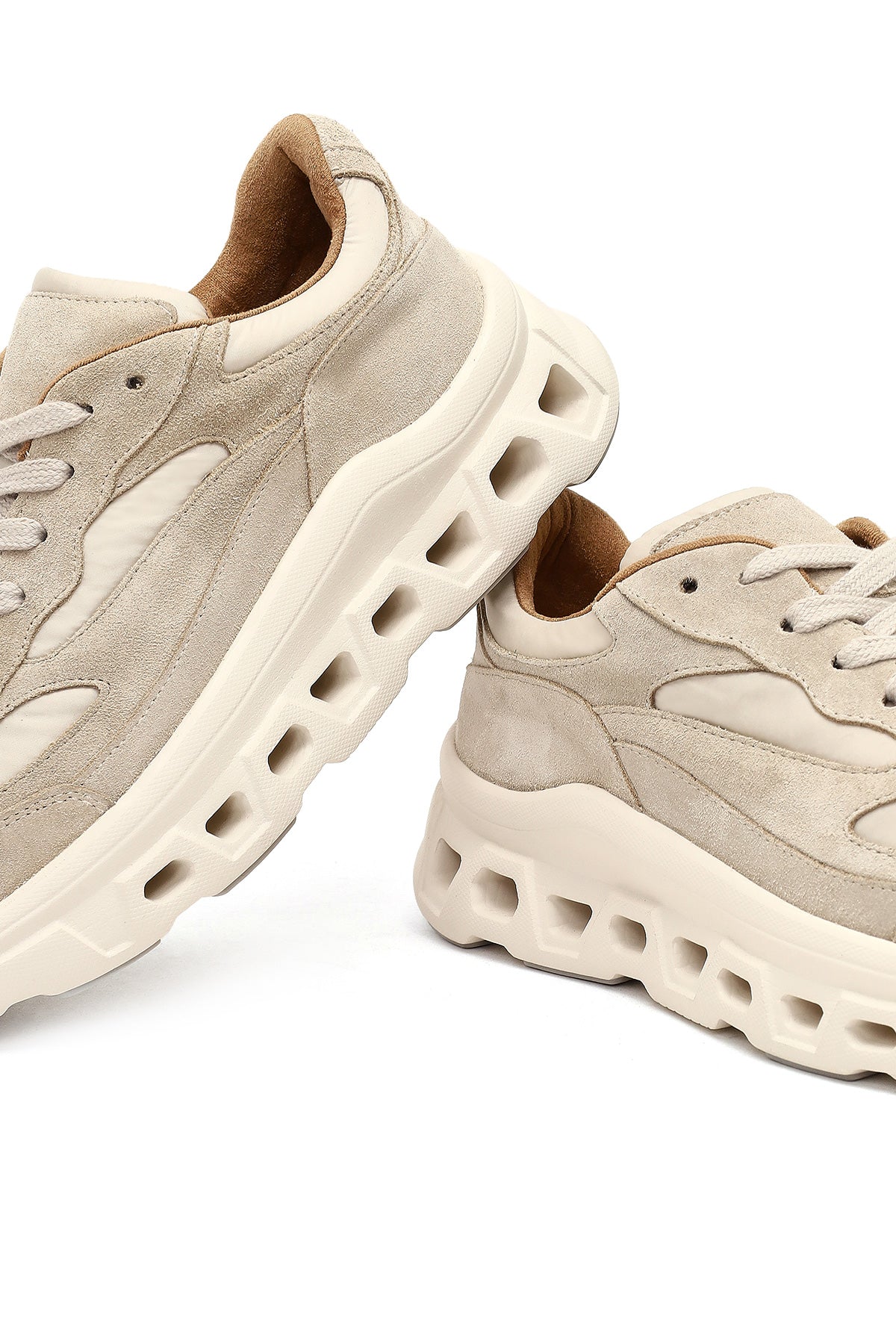 Kadın Bej Bağcıklı Kalın Tabanlı Deri Sneaker