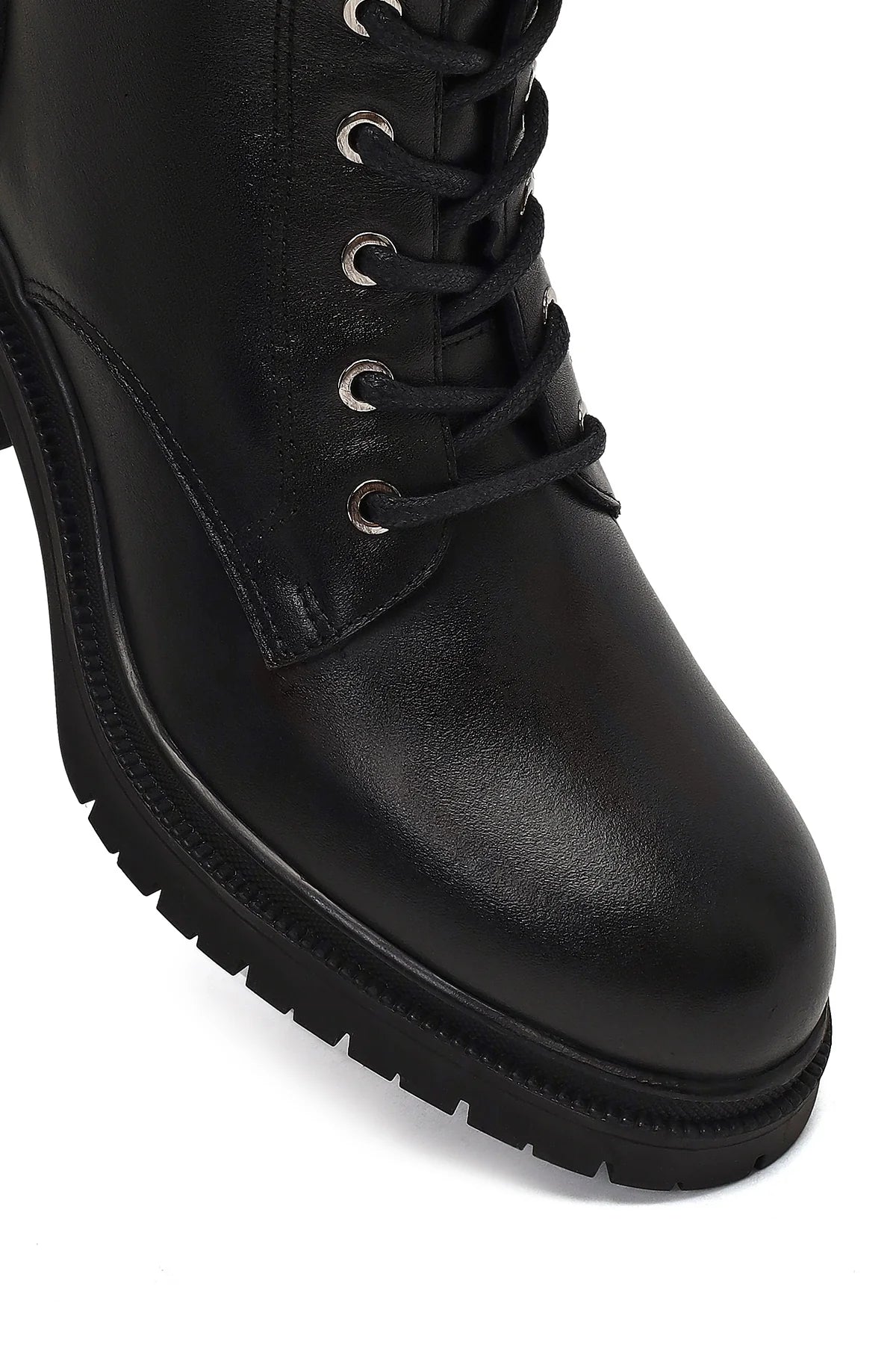 Kadın Siyah Fermuarlı Kalın Topuklu Deri Postal Bot