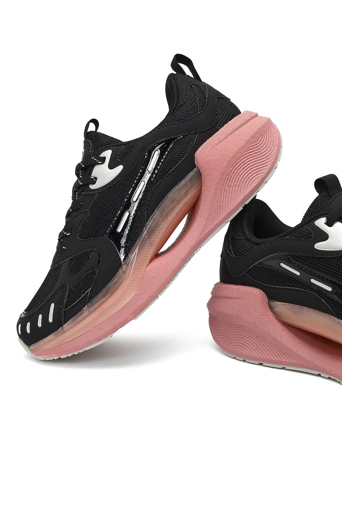 Derimod Studio Kadın Siyah Bağcıklı Kalın Tabanlı Sneaker