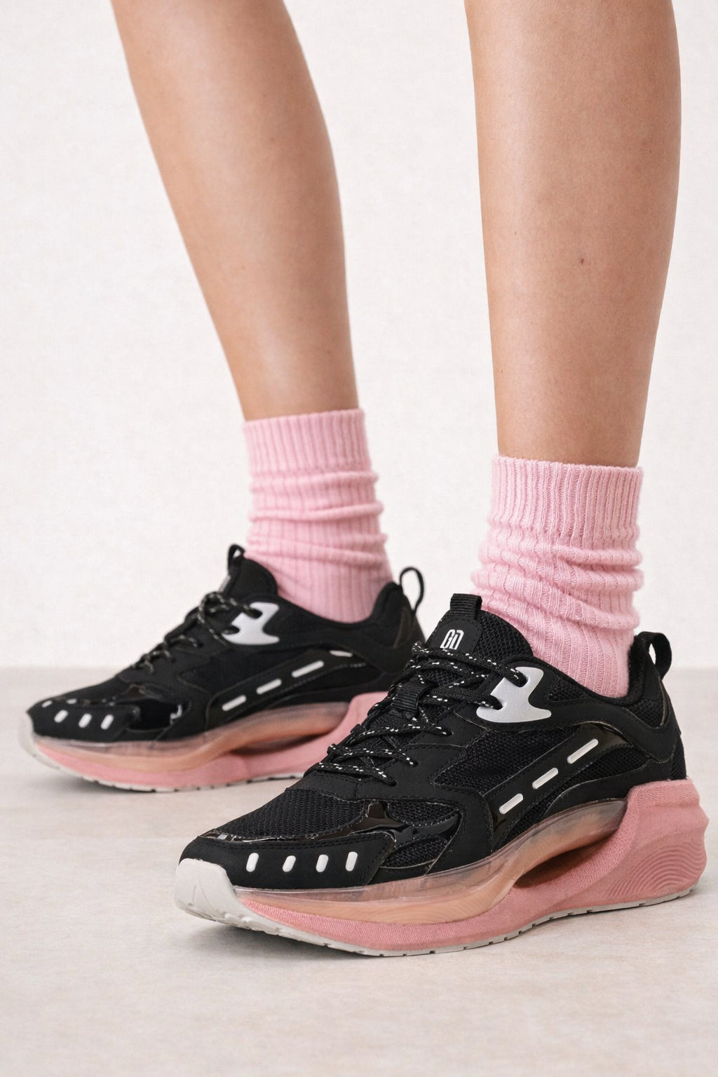 Derimod Studio Kadın Siyah Bağcıklı Kalın Tabanlı Sneaker