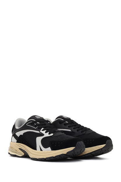 Derimod Studio Kadın Siyah Bağcıklı Kalın Tabanlı Sneaker