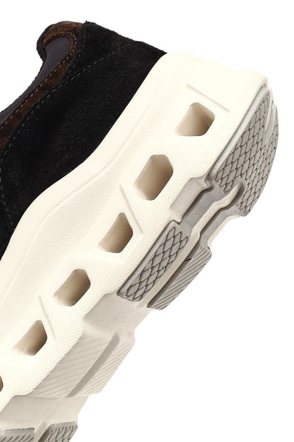 Kadın Siyah Bağcıklı Kalın Tabanlı Deri Sneaker