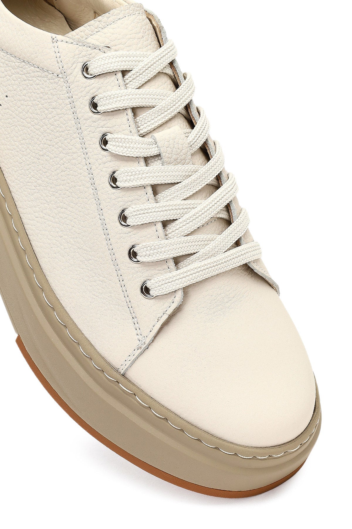 Erkek Beyaz Bağcıklı Kalın Tabanlı Deri Sneaker