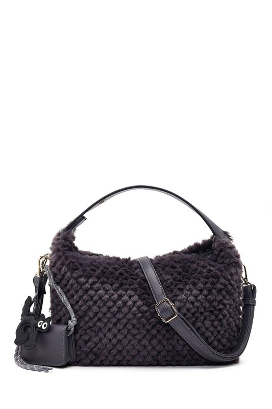 Kadın Gri Uzun Askılı Charmlı Peluş Omuz Çantası