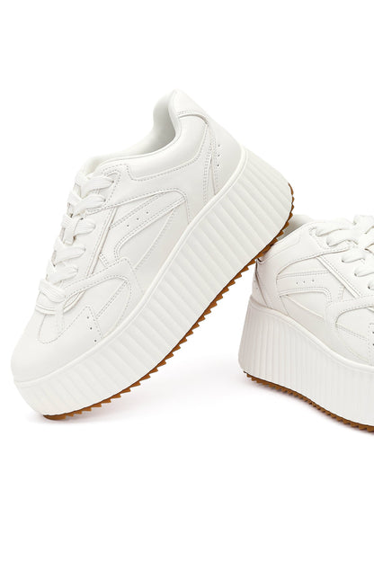 Kadın Beyaz Kalın Tabanlı Bağcıklı Sneaker