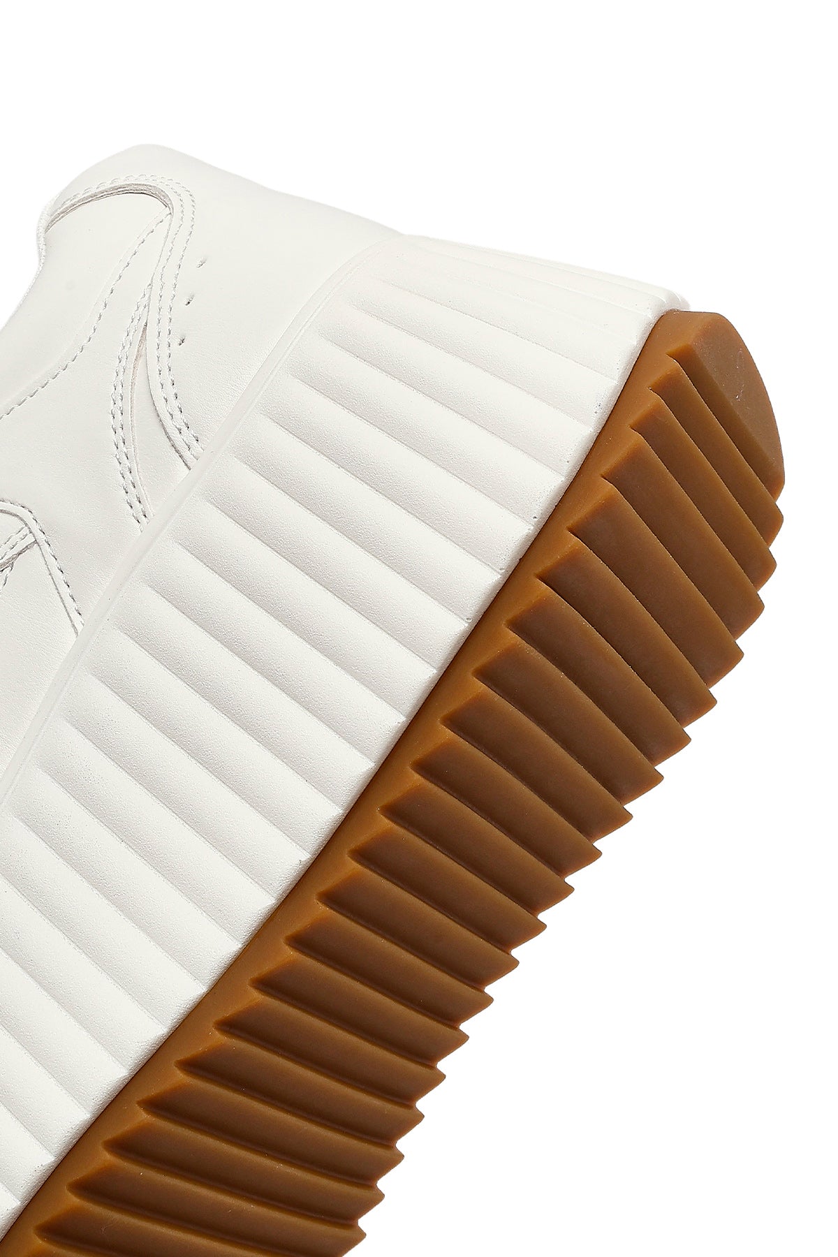 Kadın Beyaz Kalın Tabanlı Bağcıklı Sneaker