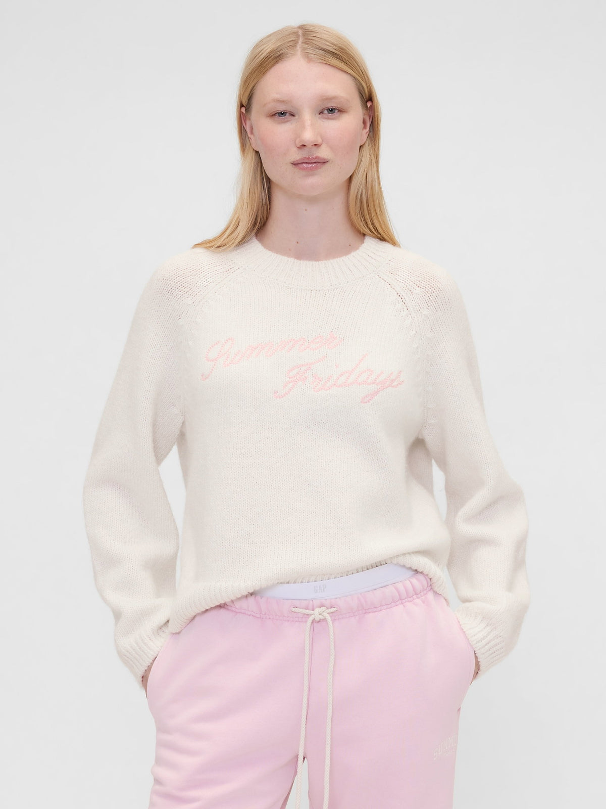 Kırık Beyaz Gap × Summer Fridays Oversized Logo Kazak