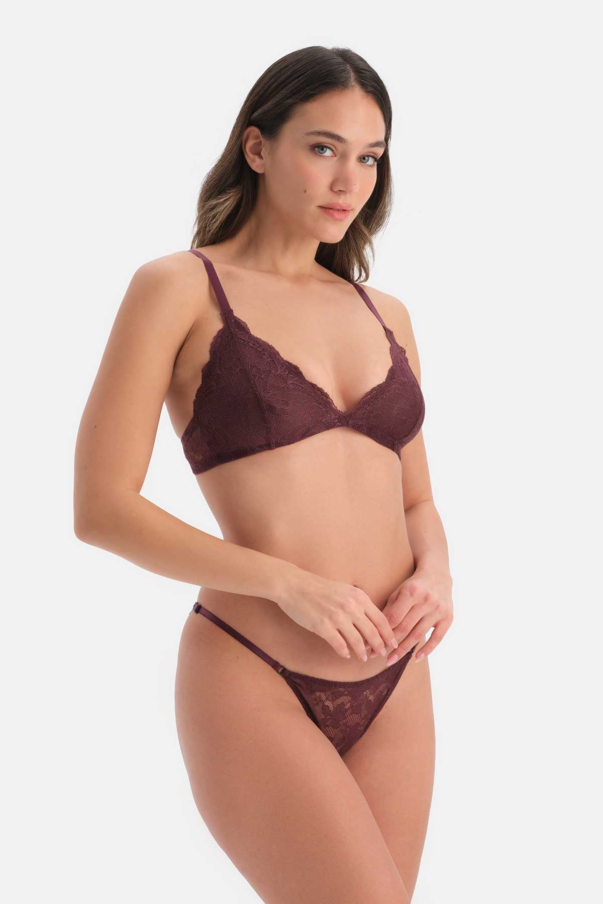 Bordo Dantel Detaylı Sütyen