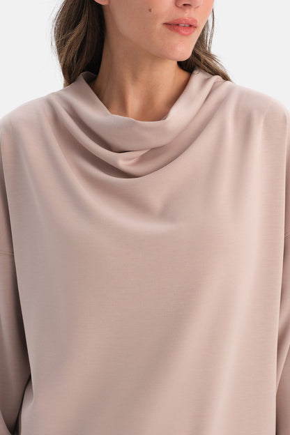 Dökümlü Yaka Sweatshirt