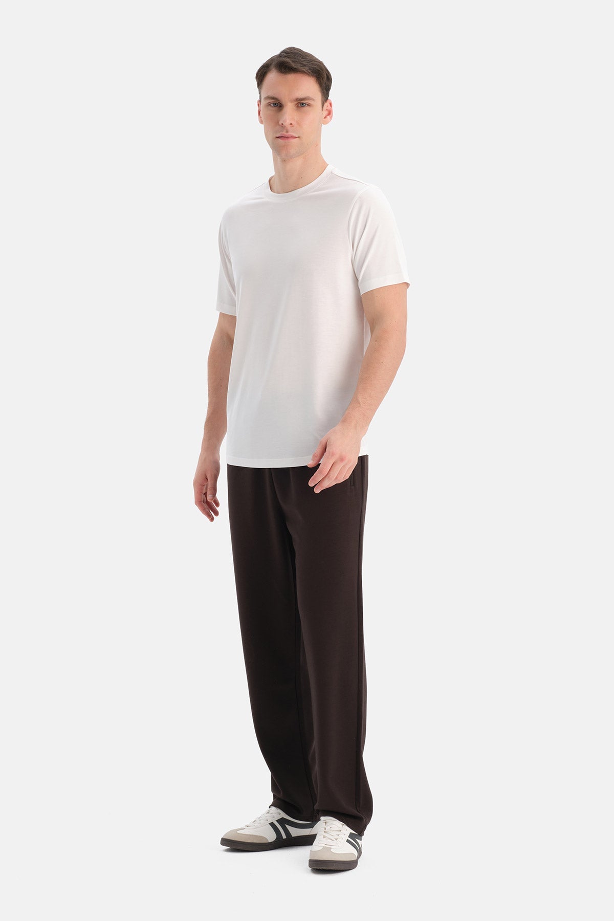 Düz Paça Cepli Modal Pantolon