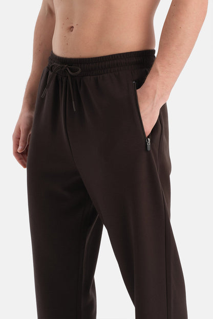 Düz Paça Cepli Modal Pantolon