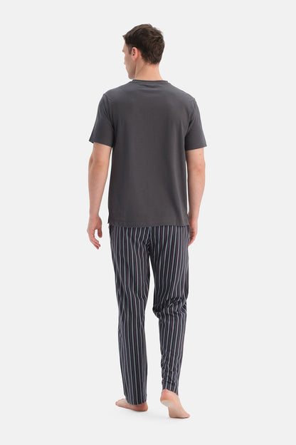 Füme Kısa Kollu Bisiklet Yaka Altı Çizgi Metraj Baskılı Pijama Takımı