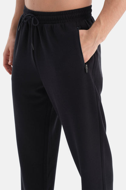 Düz Paça Cepli Modal Pantolon