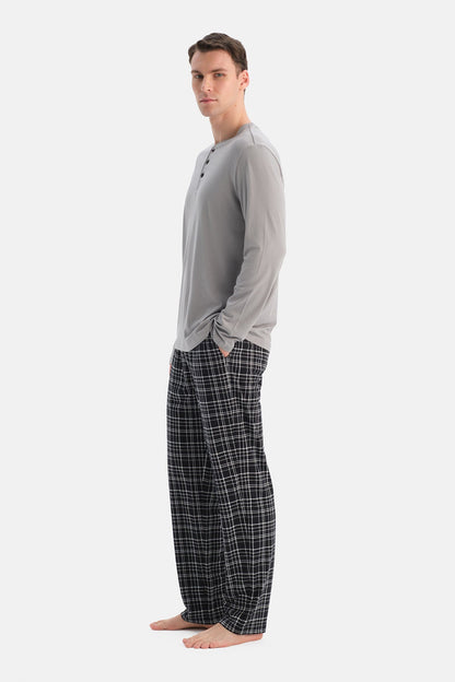 Gri Uzun Kollu Pat Detaylı Tişört Ekose Pantolon Pijama Takımı