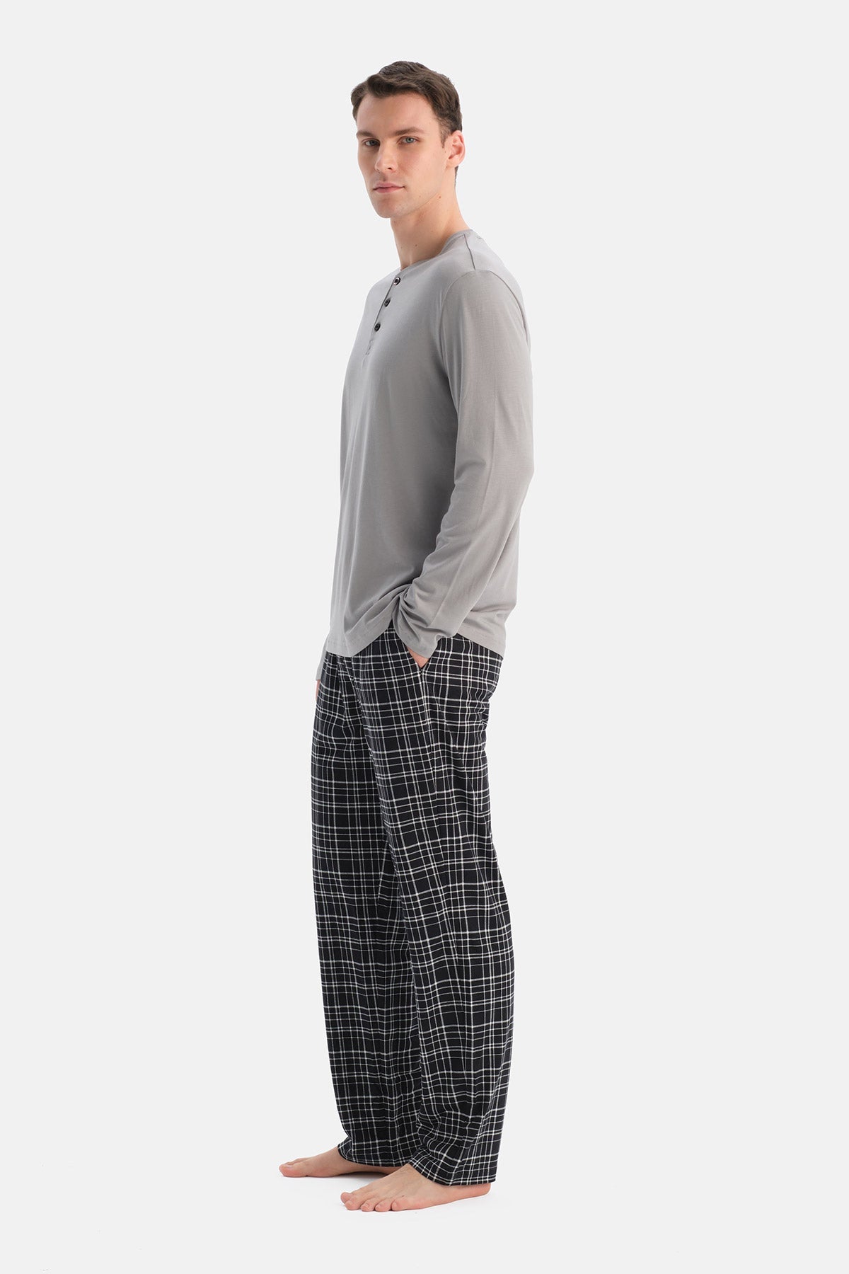 Gri Uzun Kollu Pat Detaylı Tişört Ekose Pantolon Pijama Takımı