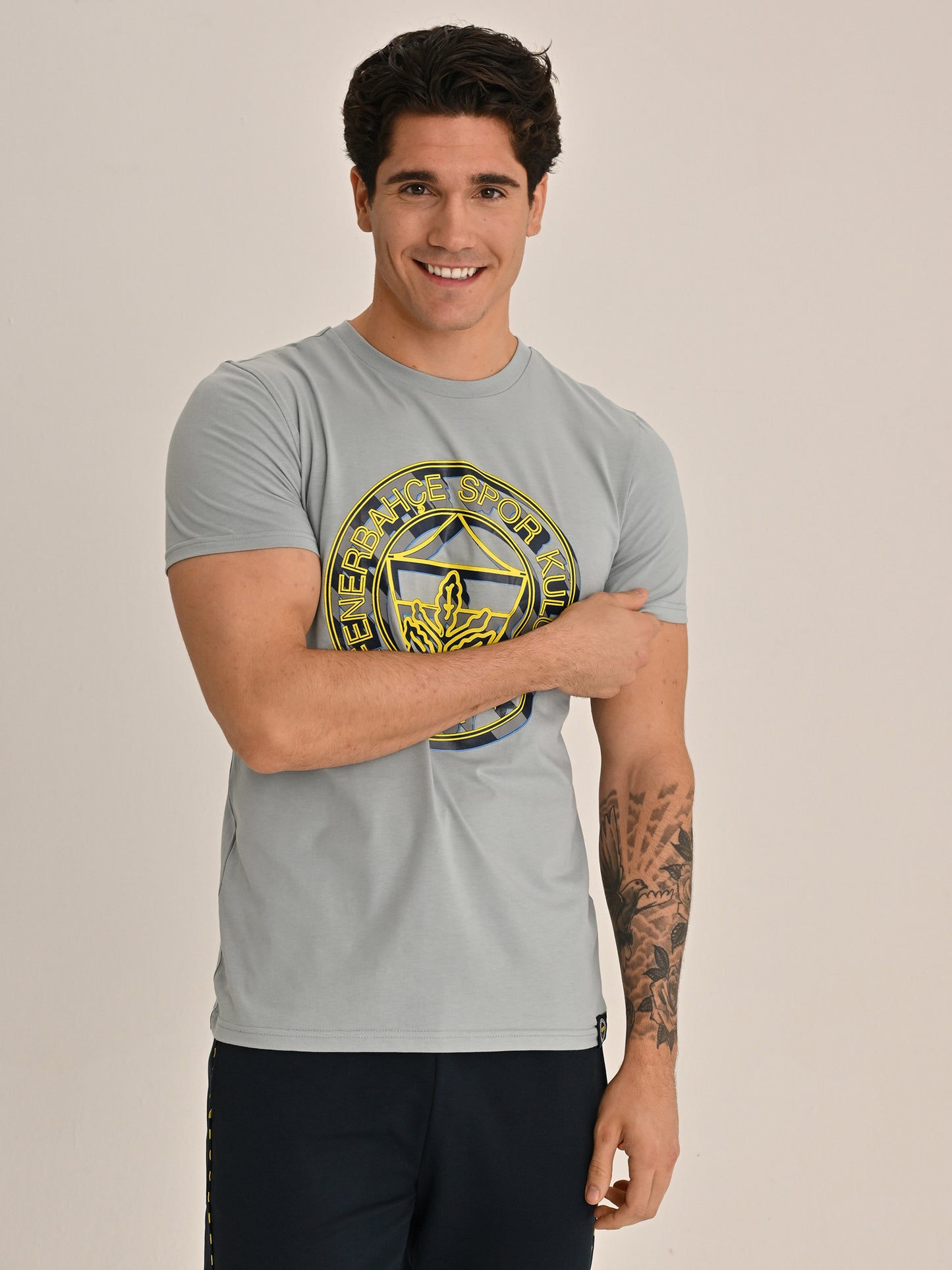 Fenerbahçe Gri Tribün Katmanlı Logo Erkek Tshirt