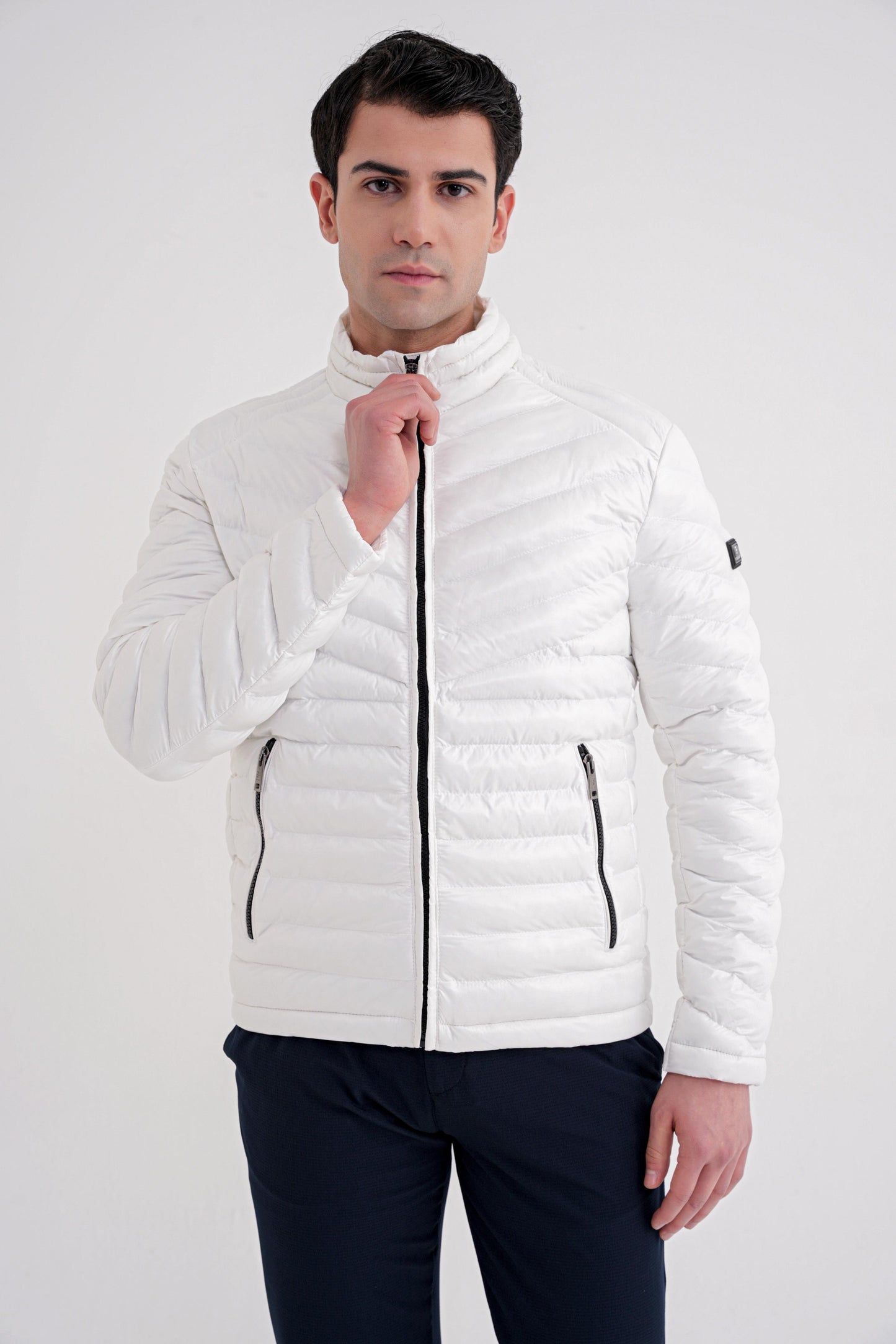 Slim Fit Hakim Yaka Yan Cepli Kaz Tüyü Beyaz Şişme Mont Mt 176