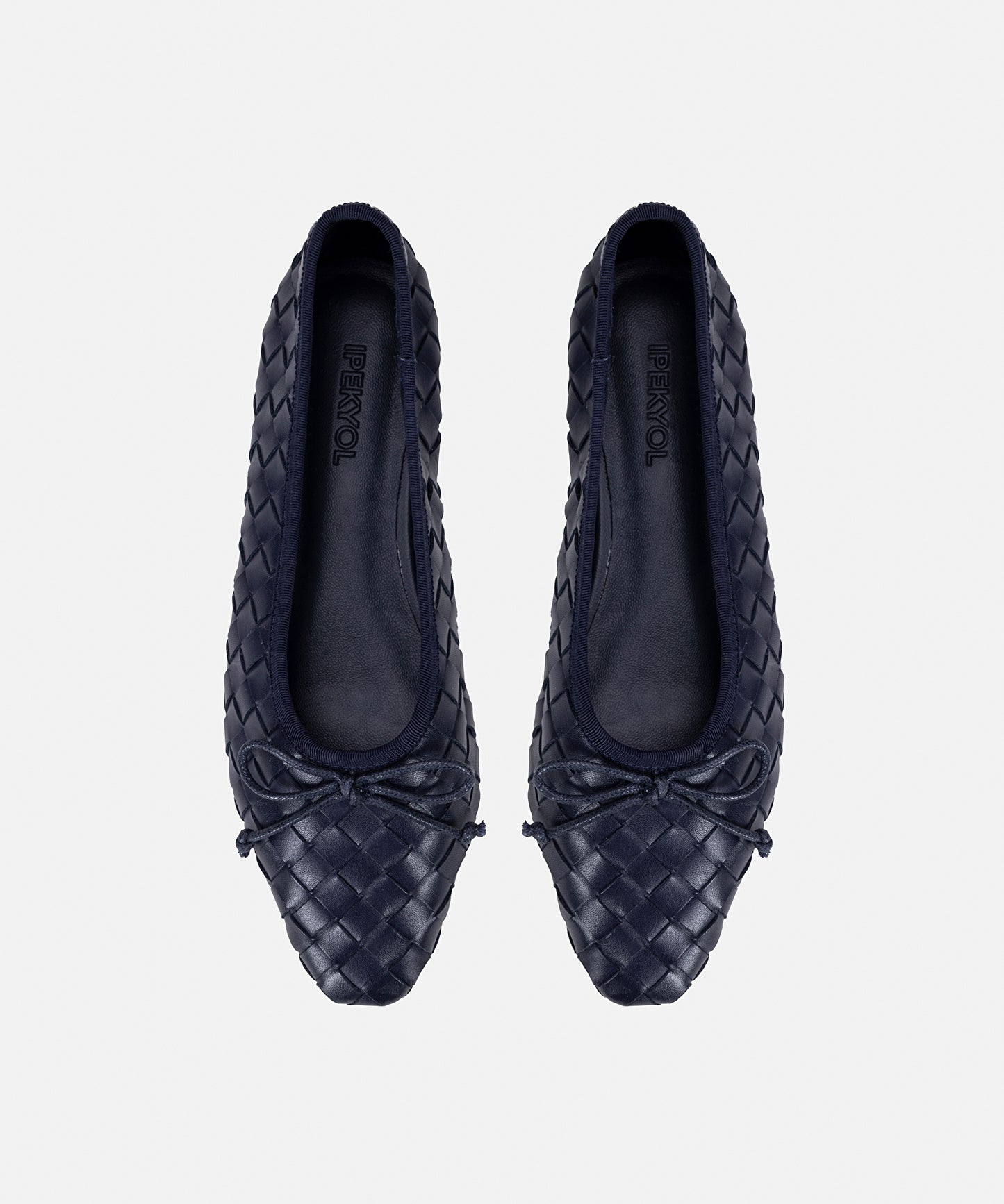 Dokulu Deri Babet