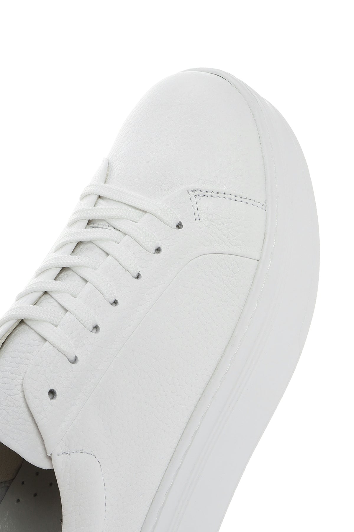 Kadın Beyaz Bağcıklı Kalın Tabanlı Deri Sneaker