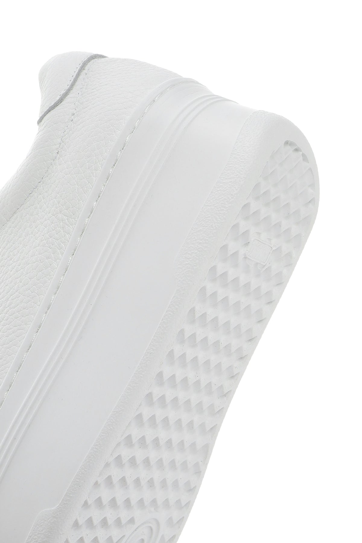 Kadın Beyaz Bağcıklı Kalın Tabanlı Deri Sneaker