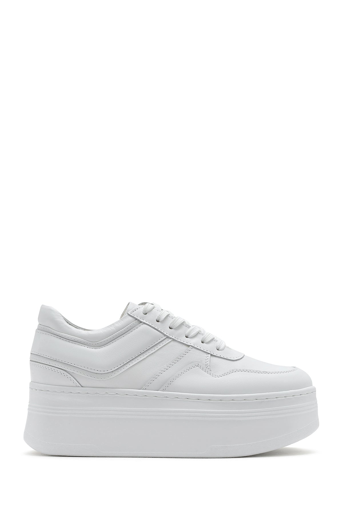 Kadın Beyaz Bağcıklı Kalın Tabanlı Deri Sneaker