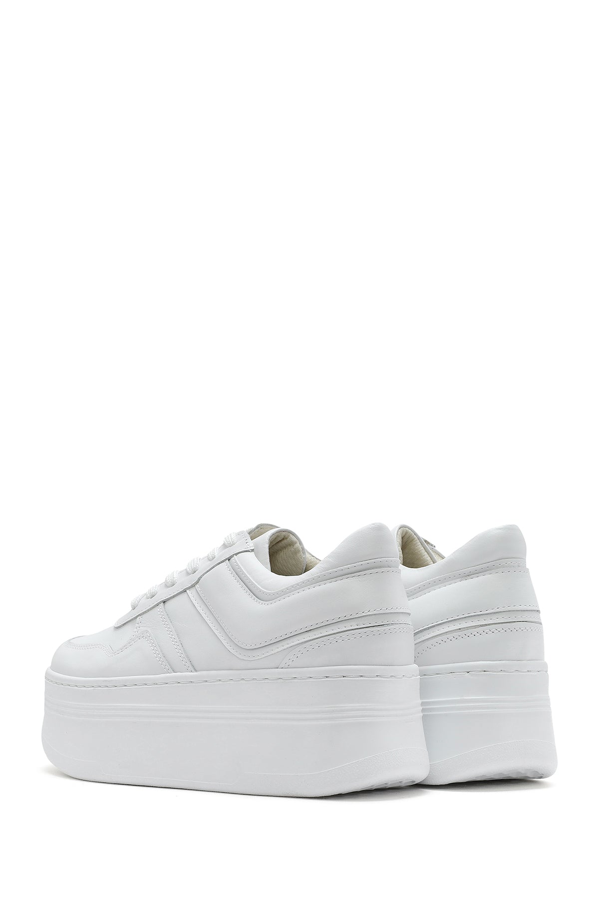 Kadın Beyaz Bağcıklı Kalın Tabanlı Deri Sneaker