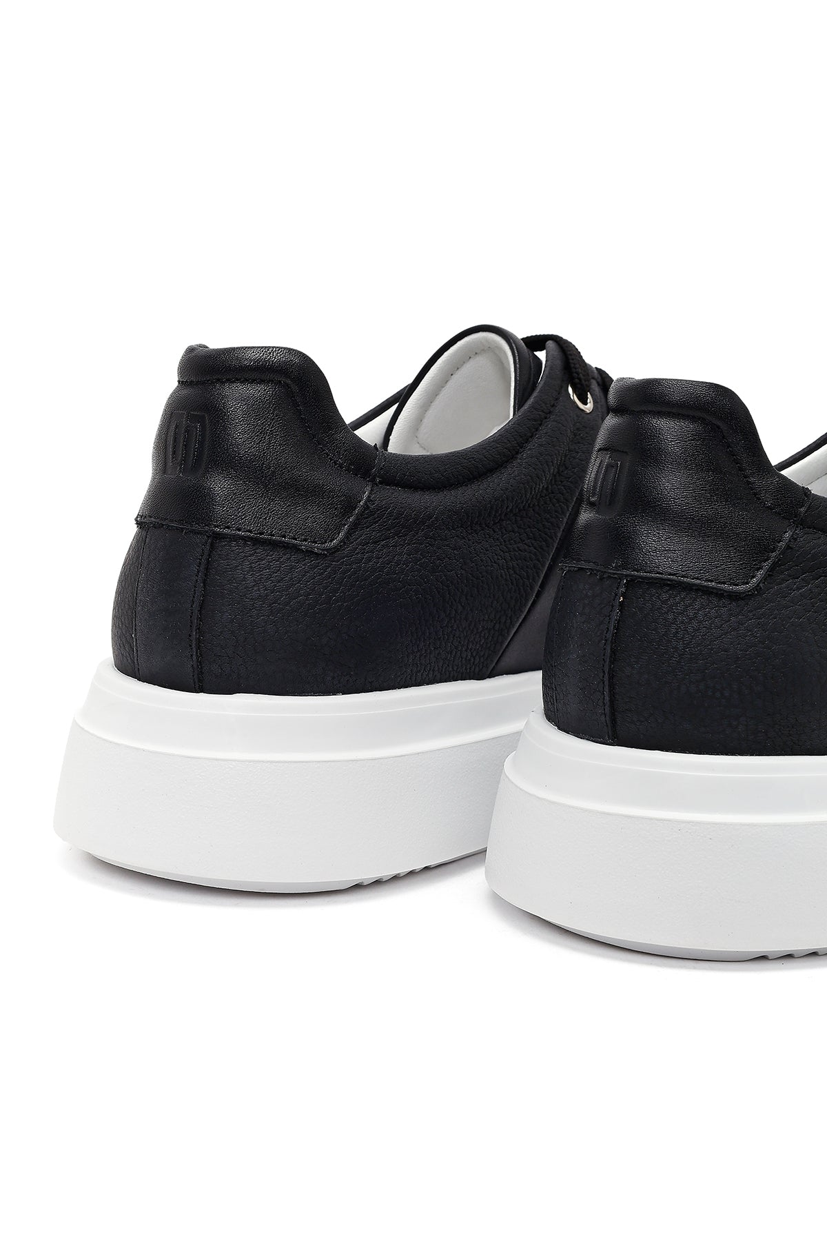 Erkek Siyah Bağcıklı Kalın Tabanlı Deri Sneaker