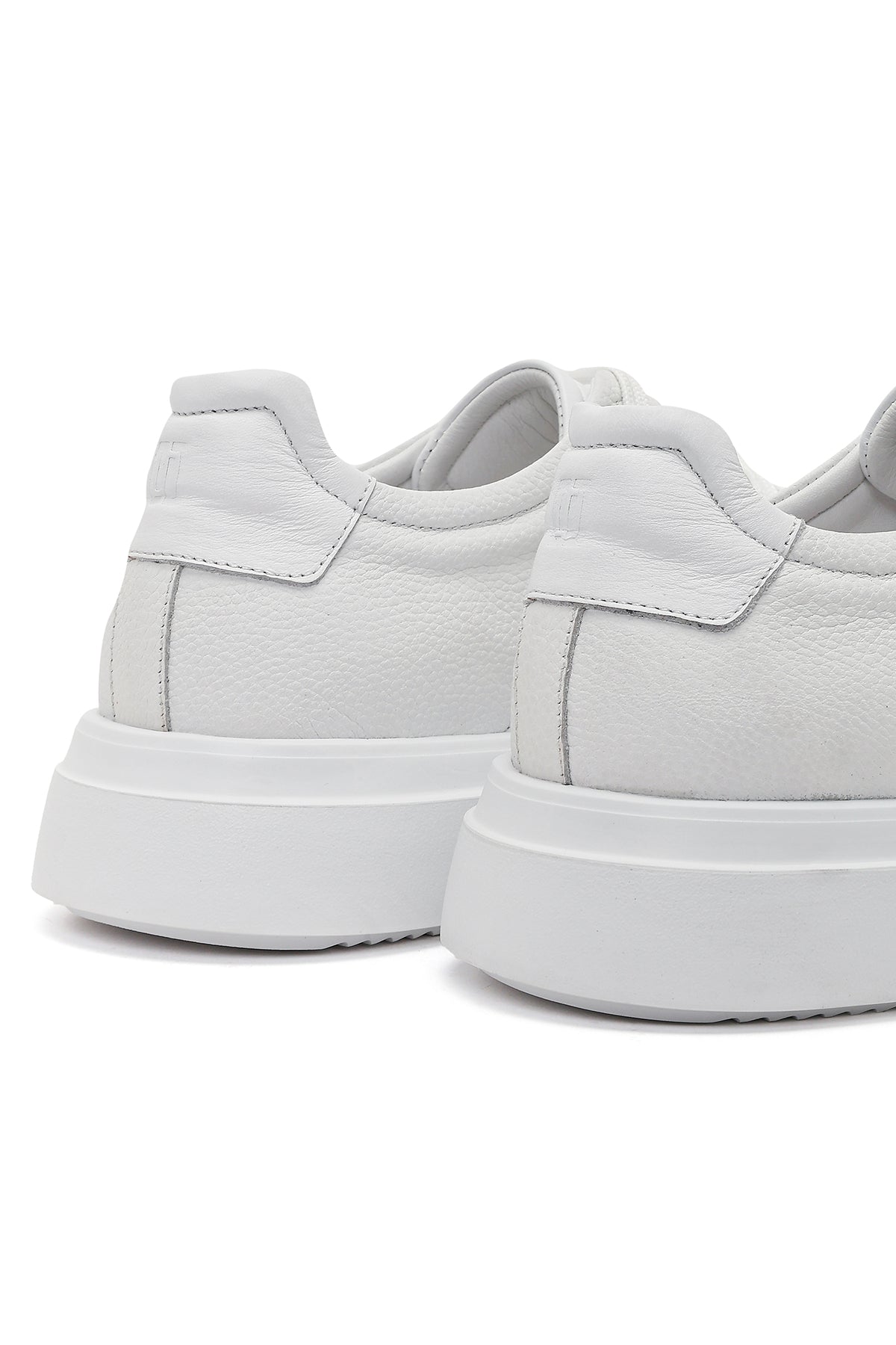 Erkek Beyaz Bağcıklı Kalın Tabanlı Deri Sneaker