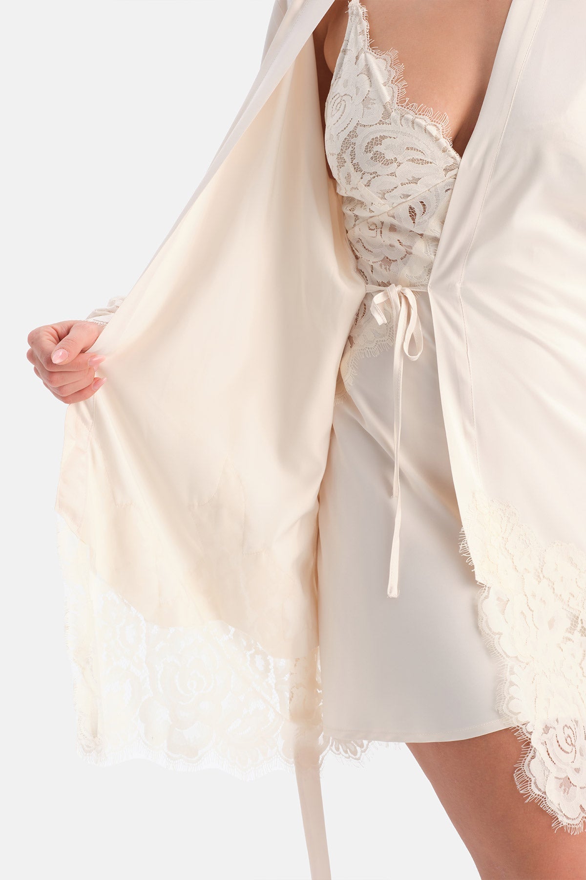 Kırık Beyaz Saten Bride Dantelli Sabahlık