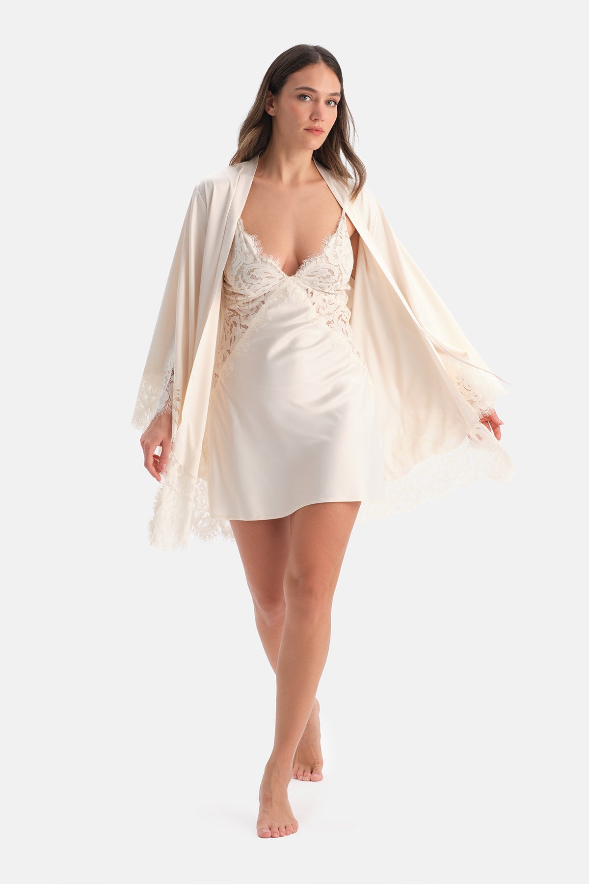 Kırık Beyaz Saten Bride Dantelli Sabahlık