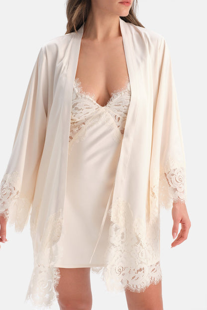 Kırık Beyaz Saten Bride Dantelli Sabahlık