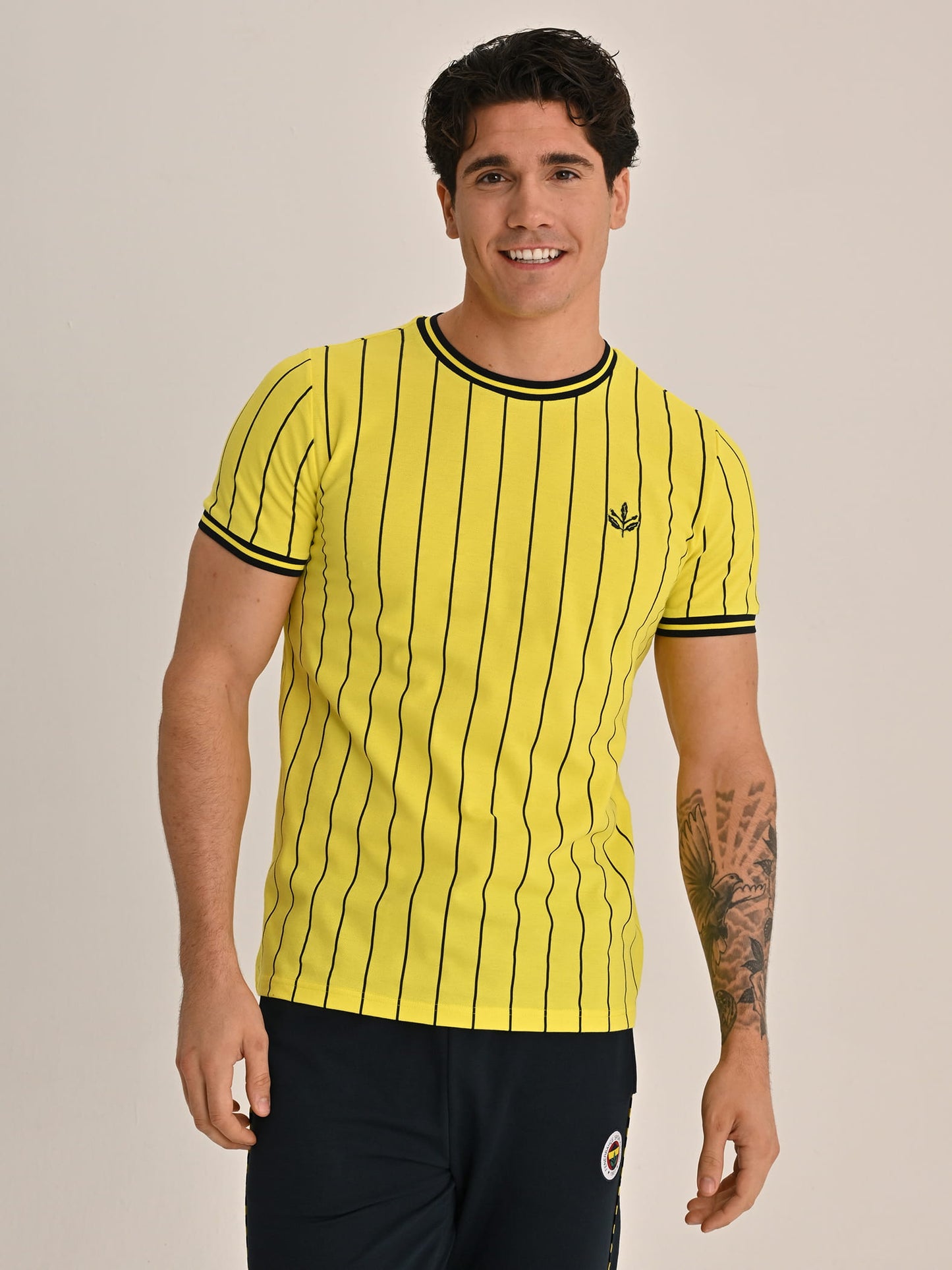 Fenerbahçe Sarı Tribün Ince Çizgili Erkek Tshirt
